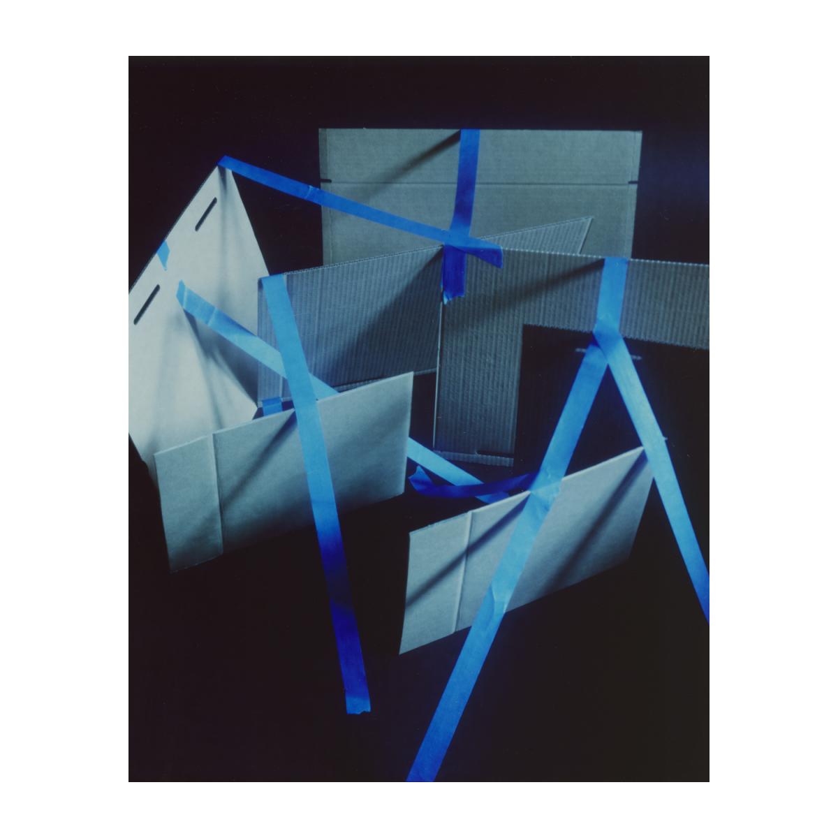 kompozícia s kartónmi